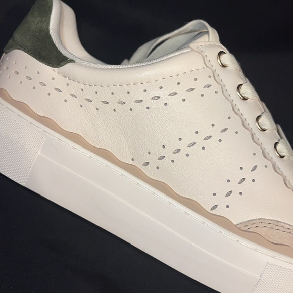 Brand New Leather Vince Camuto Unisex Sneaker 8.5M/10W - Picture 4 of 5